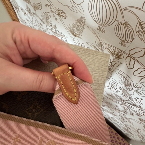 Louis Vuitton Multi Pochette Accessories Monogram Canvas Crossbody Bag - Picture 5 of 16